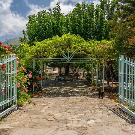 Tranquil Stone Garden House Holiday home