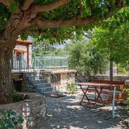 Holiday home Tranquil Stone Garden House Kalos